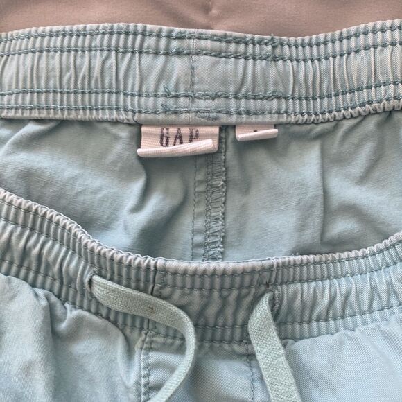 Gap teal shorts hybrid - Picture 2 of 2